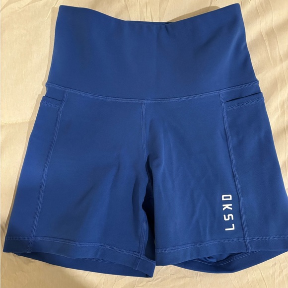 NWOT LSKD Flux mid length shorts (6”) with side pockets - power cobalt, size xs - Picture 4 of 5